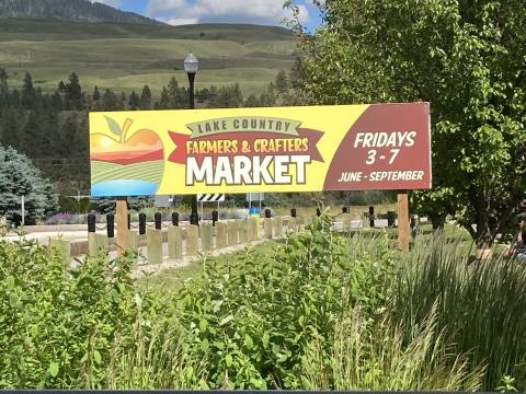 Farmers Market Fridays sign